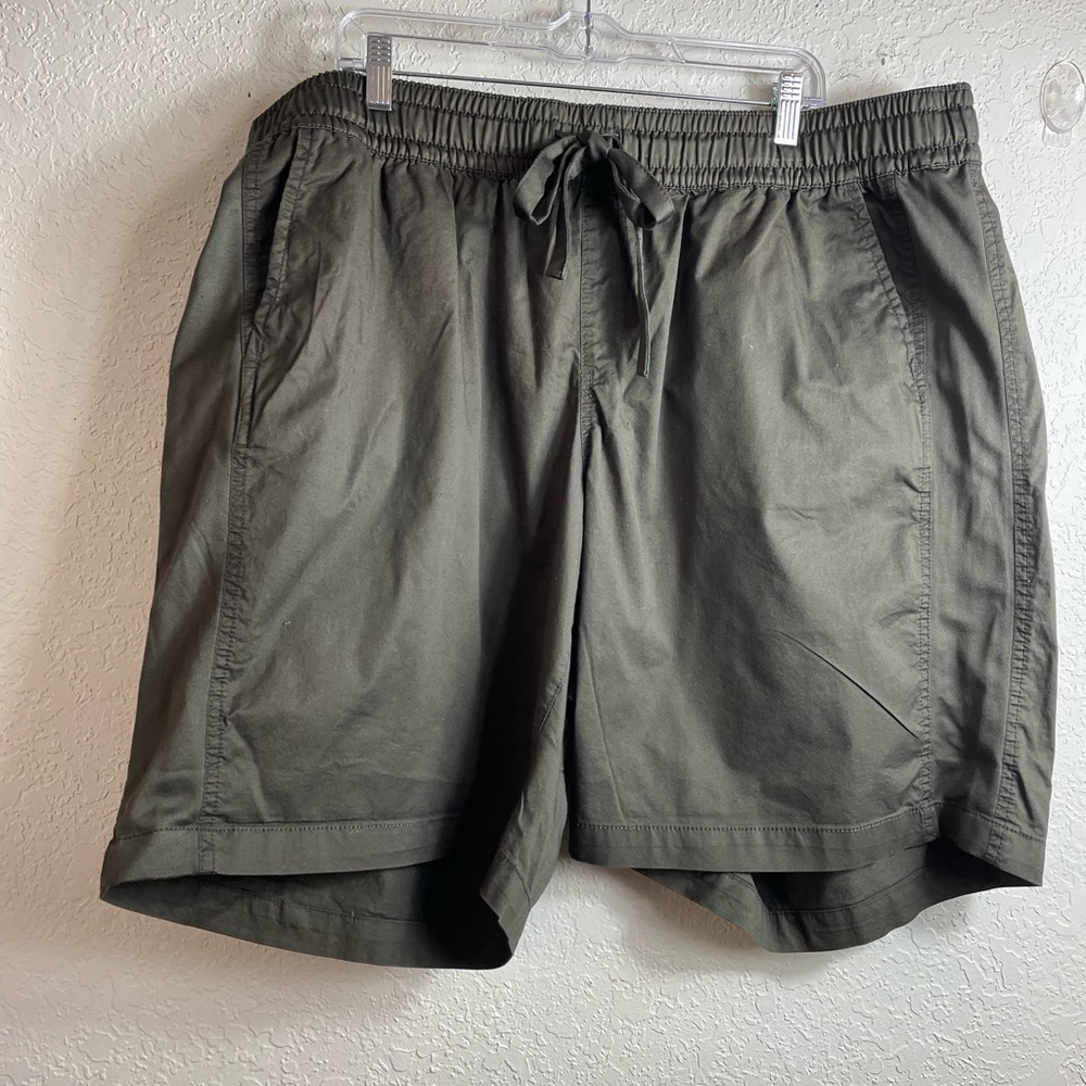 Lane Bryant plus Size Army green shorts 22/24